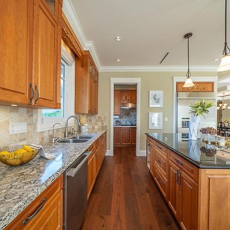 Spacious Cozy House In Vancouver West Esterno foto