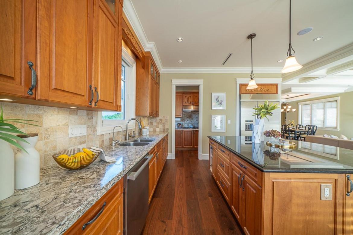 Spacious Cozy House In Vancouver West Esterno foto